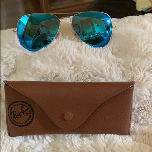 Ray ban blue mirrored aviators